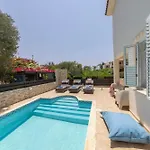 Mesogeios 39 * باراليمني