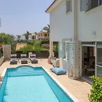 فيلة Mesogeios 39 *