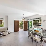 Mesogeios 39 Villa *