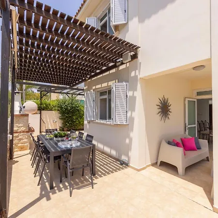 Mesogeios 39 Villa Paralimni