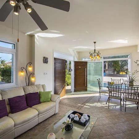 Mesogeios 39 * Паралимни