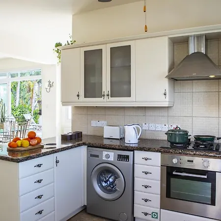 Mesogeios 39 * Paralimni