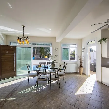 Вилла Mesogeios 39 Паралимни