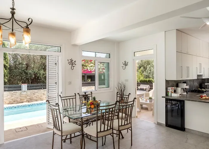 Mesogeios 39 파라림니